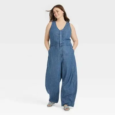 New - Universal Thread Women's Curved Leg Jeans Denim Jumpsuit Overalls, Medium Wash