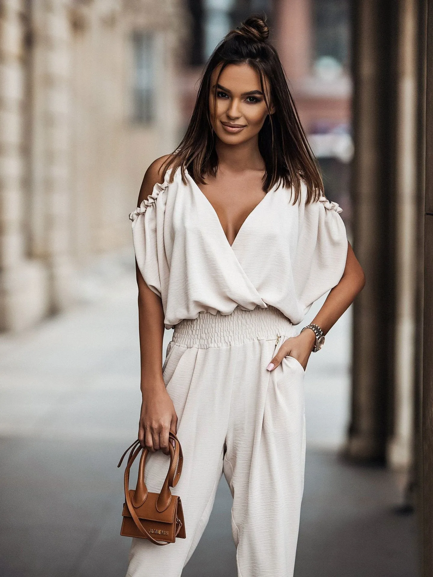 Sleeveless Deep V-neck Ruffle Smocked Jumpsuits