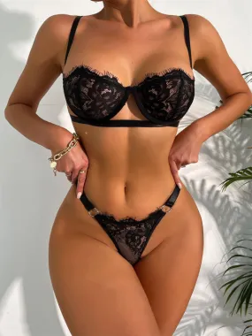 Women's Sexy Intricate Lace Bra And Thong Lingerie Set